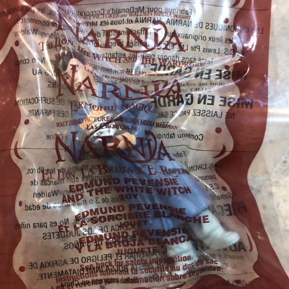 Narnia The Lion The Witch & The Wardrobe Edmund Pevensie & The White Witch - Picture 4 of 7